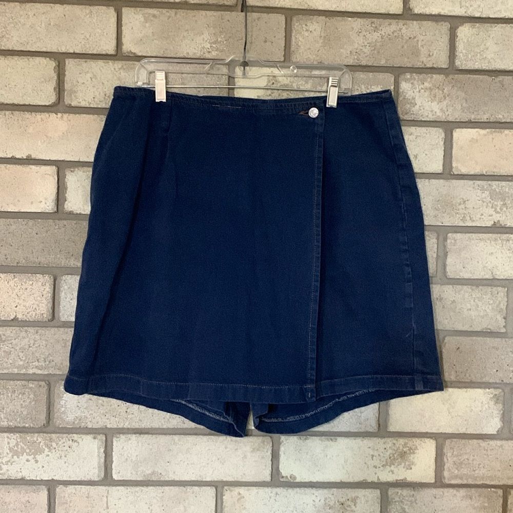3for$20 Venezia jeans short/skort size 20